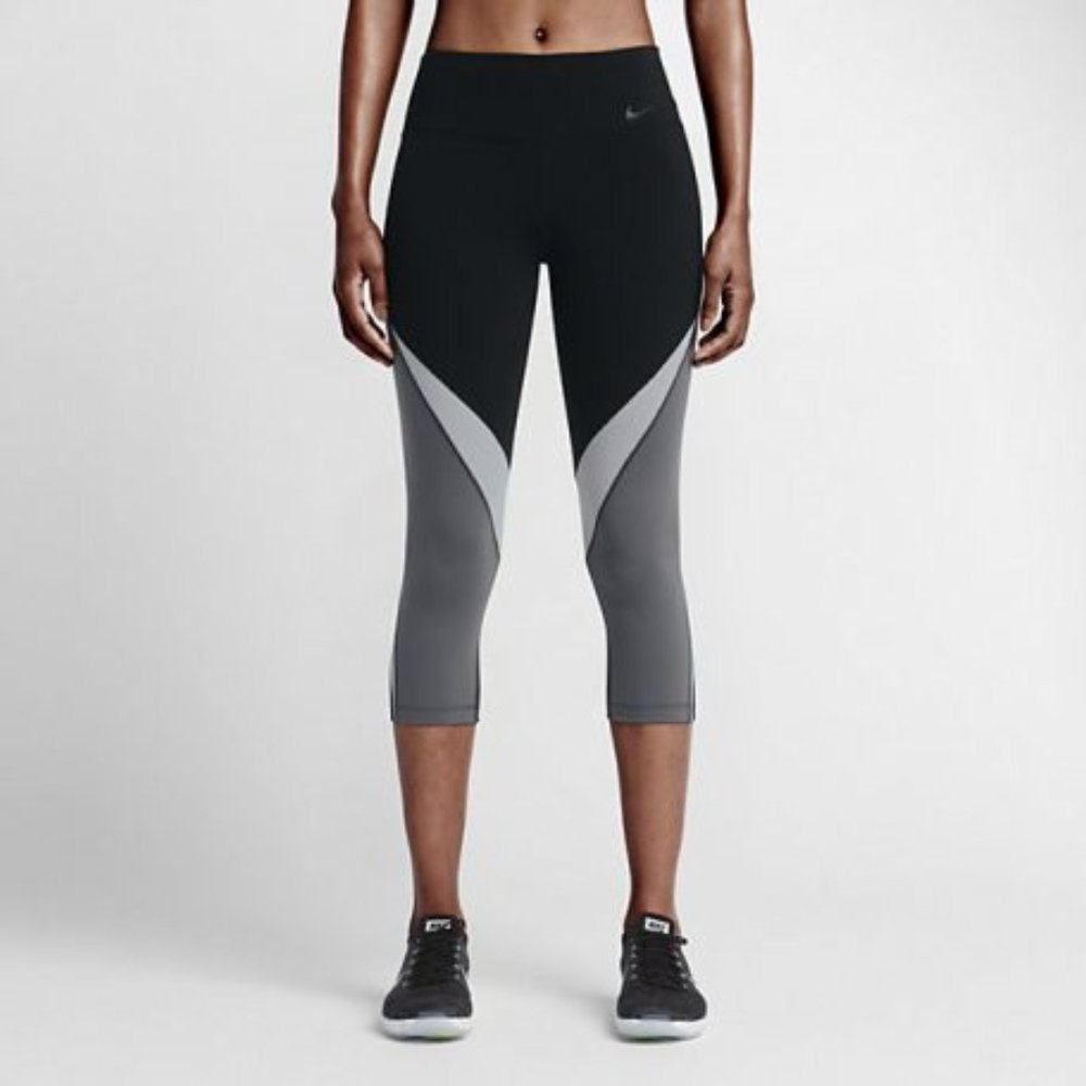 Nike Legendary Fabric Twist Tights Leggings Active Training Capris Sz Medium VGC